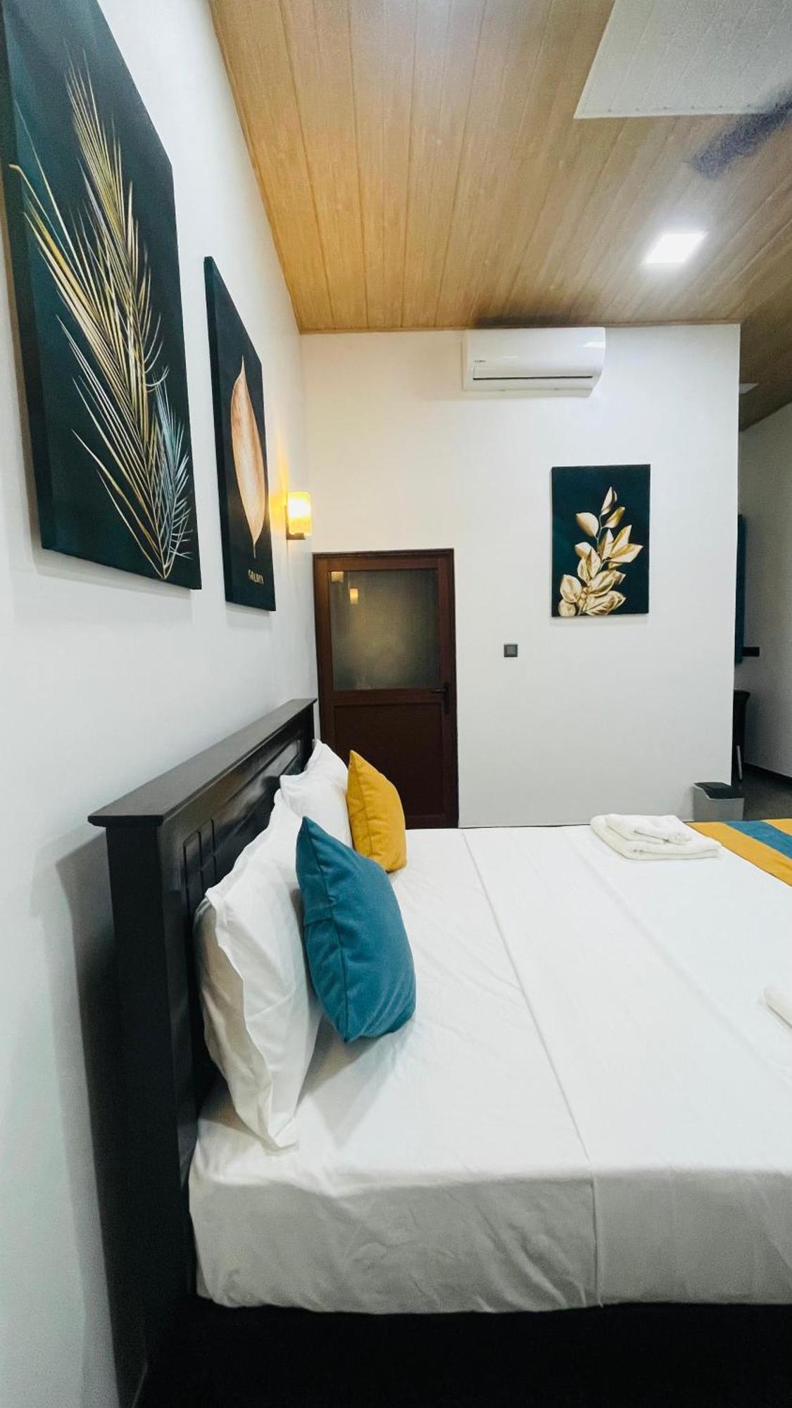 Hotel The Sanctum à Talaimannar Extérieur photo