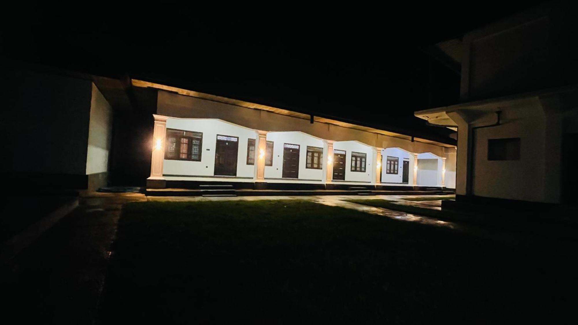 Hotel The Sanctum à Talaimannar Extérieur photo
